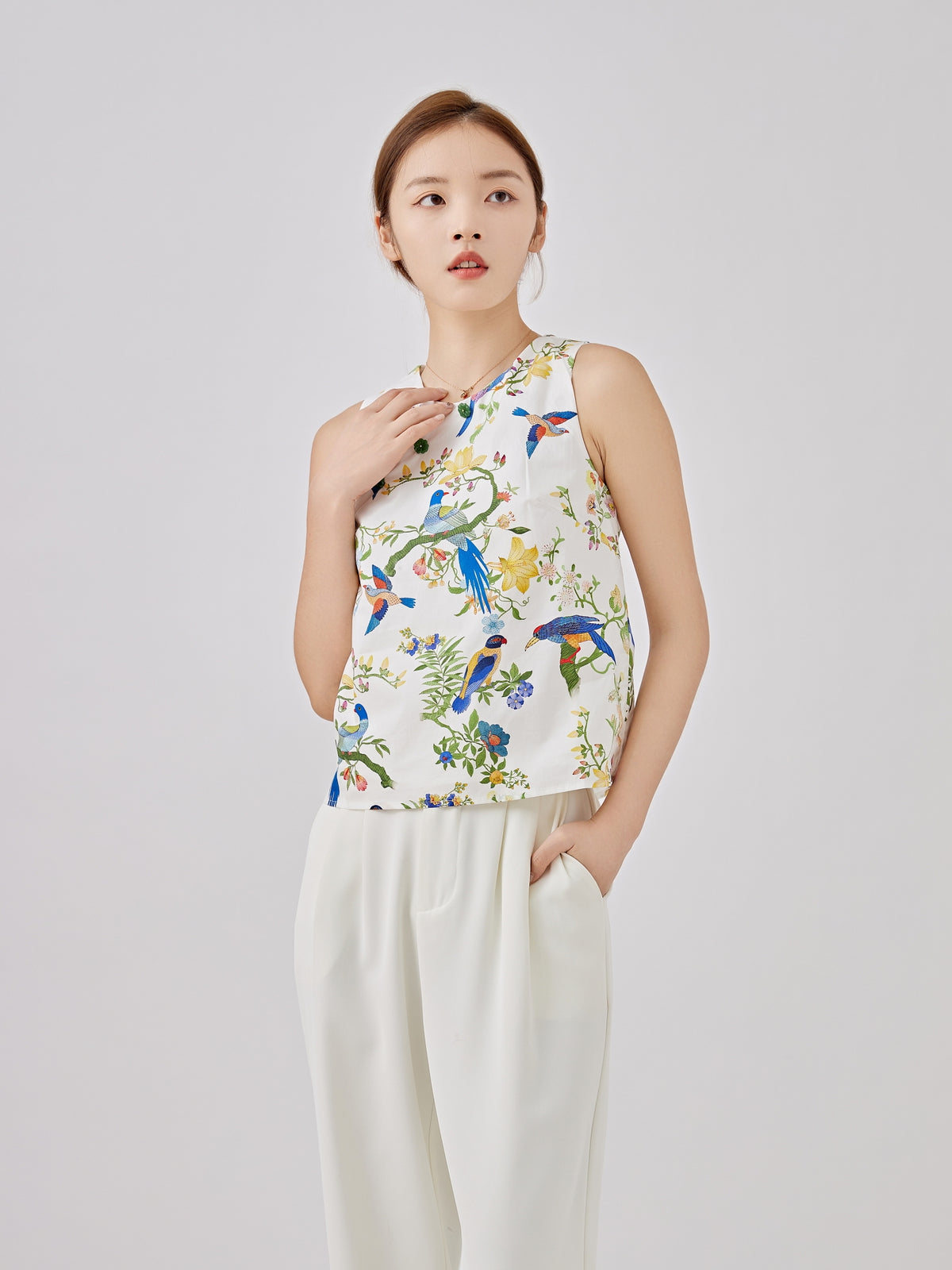 Spring Garden Ladies Sleeveless Cheongsam Top